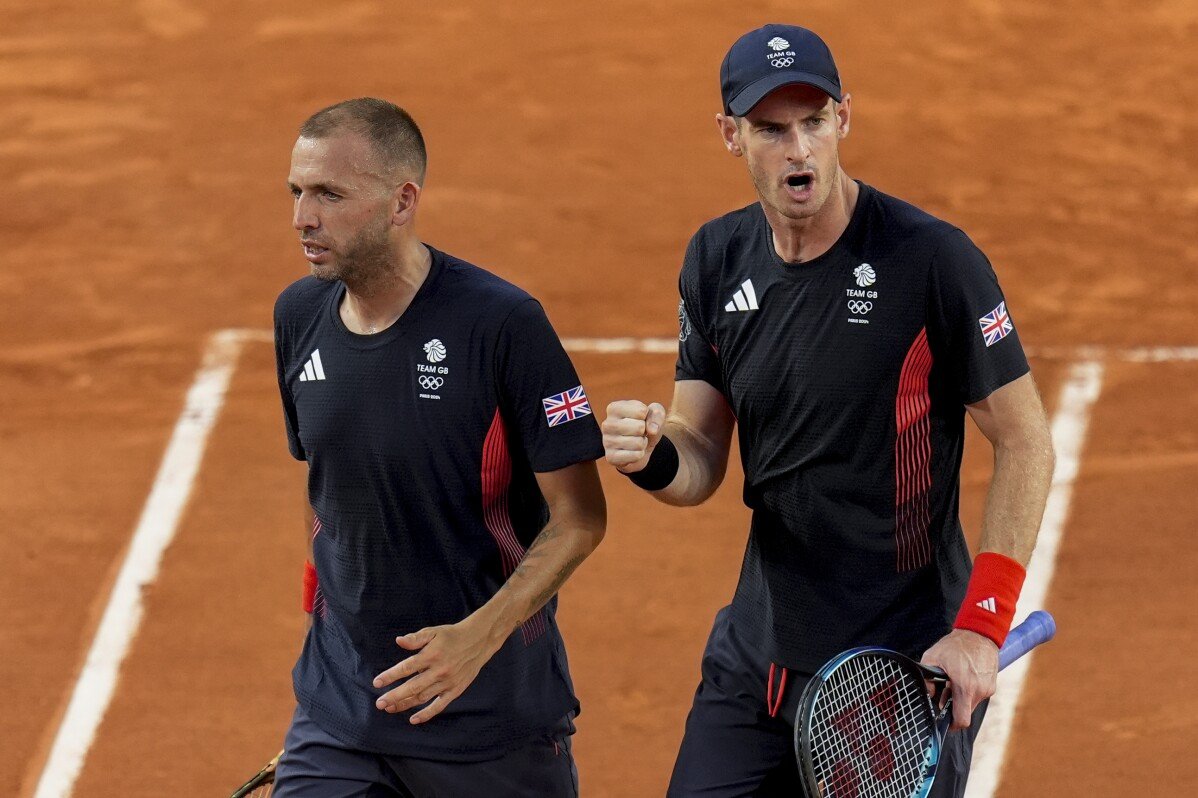 Andy Murray rinuncia nuovamente al ritiro con un'altra vittoria nel doppio ai Giochi Olimpici di Parigi